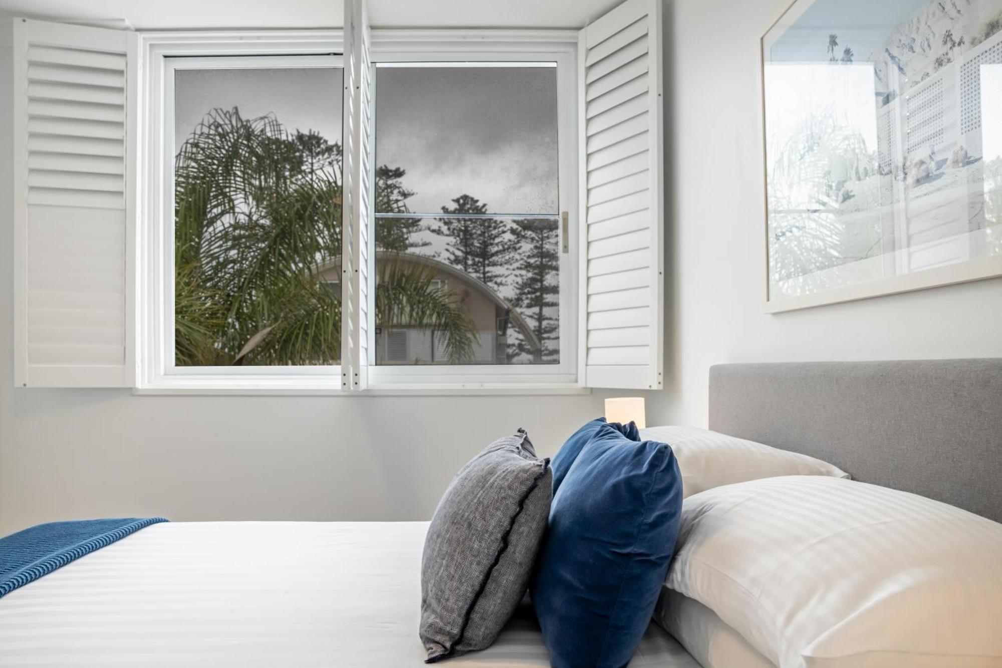 Chic Apartment Footsteps From Manly Beach سيدني الغرفة الصورة