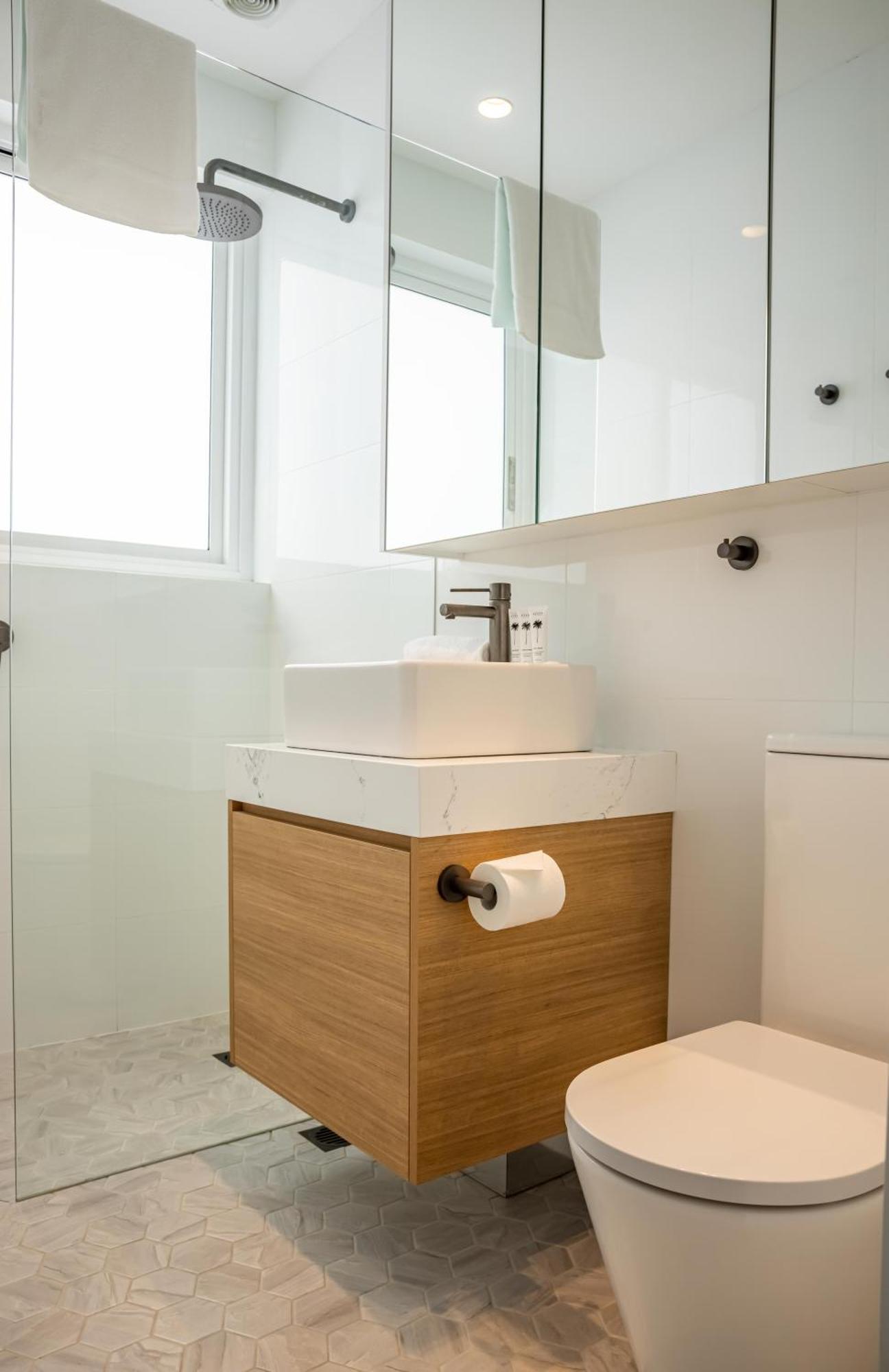 Chic Apartment Footsteps From Manly Beach سيدني الغرفة الصورة